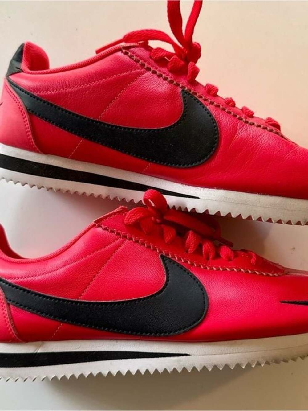 Nike Classic Cortez
Overbranding Red Orbit Sneakers with Black Swoosh US W7 US